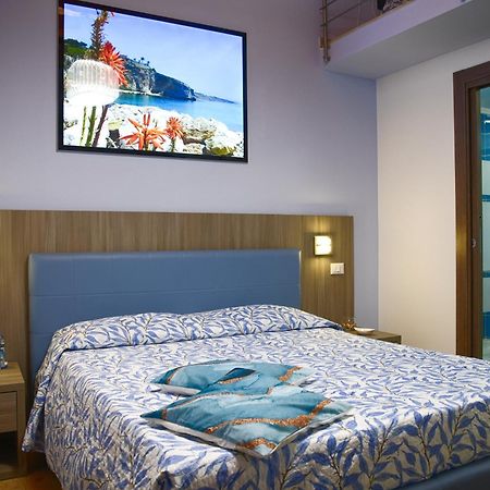 La Finestra Sul Cortile B&B ชากกา ภายนอก รูปภาพ