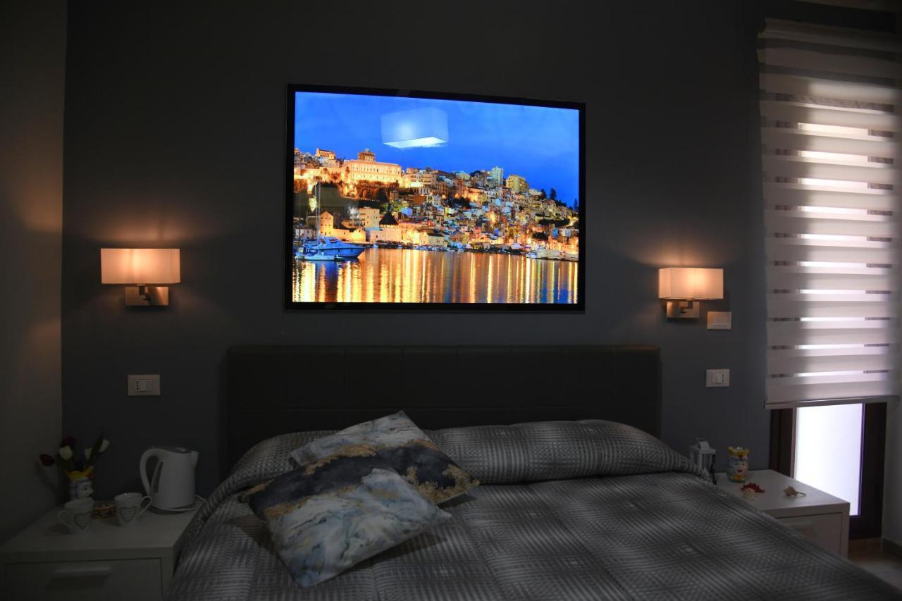La Finestra Sul Cortile B&B ชากกา ภายนอก รูปภาพ