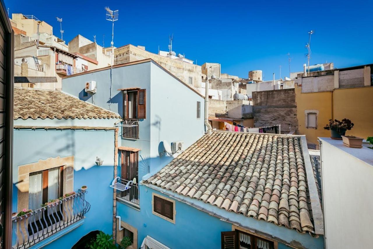 La Finestra Sul Cortile B&B ชากกา ภายนอก รูปภาพ