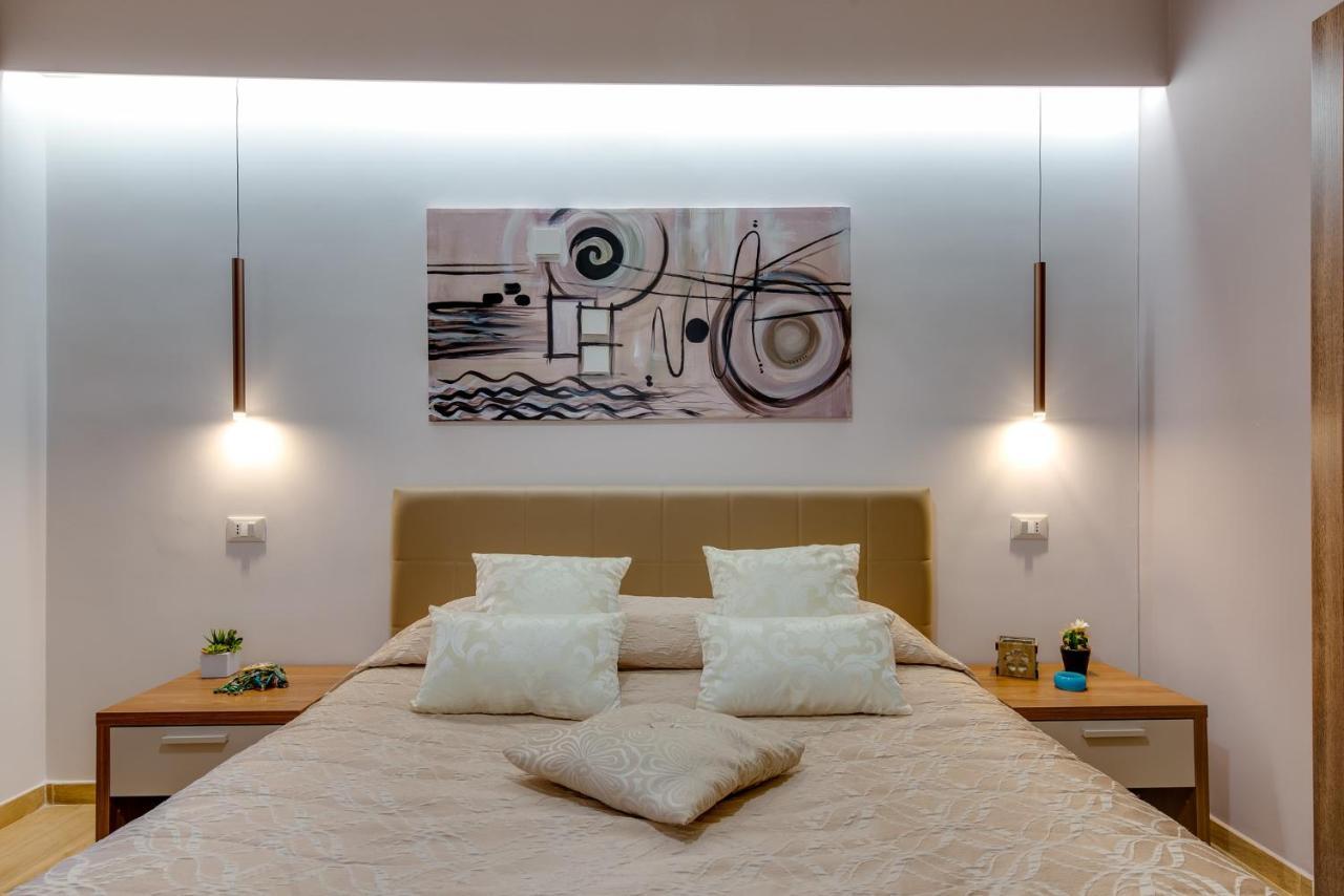La Finestra Sul Cortile B&B ชากกา ภายนอก รูปภาพ