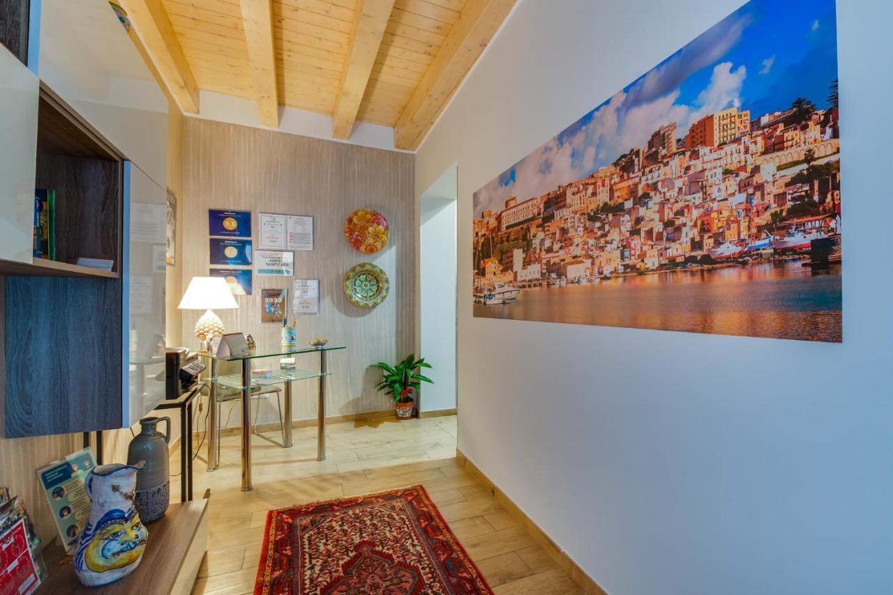 La Finestra Sul Cortile B&B ชากกา ภายนอก รูปภาพ
