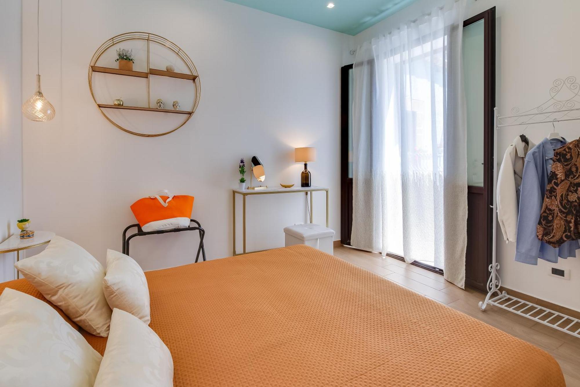 La Finestra Sul Cortile B&B ชากกา ภายนอก รูปภาพ